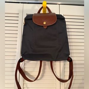 This is ‘LE PLIAGE ORIGINAL BACKPACK
’ in Marine
